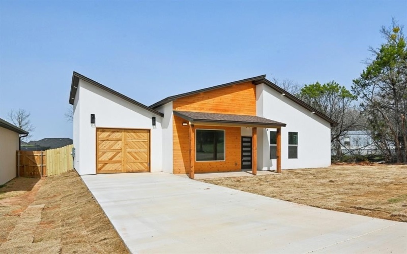828 Indian Drive, Granbury, TX 76048, 3 Bedrooms Bedrooms, ,2 BathroomsBathrooms,Residential,For Sale,828 Indian Drive,0,21016813
