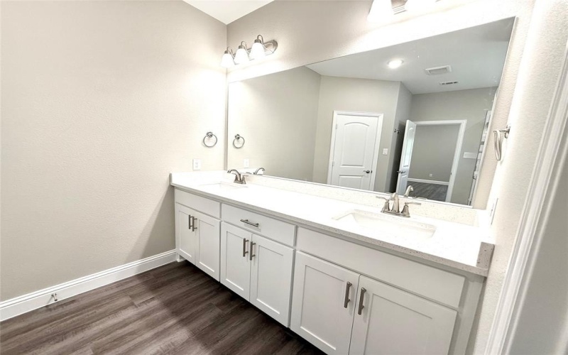 110 Seminole Cove, Lake Kiowa, TX 76240, 3 Bedrooms Bedrooms, ,2 BathroomsBathrooms,Residential,For Sale,110 Seminole Cove,0,21016924