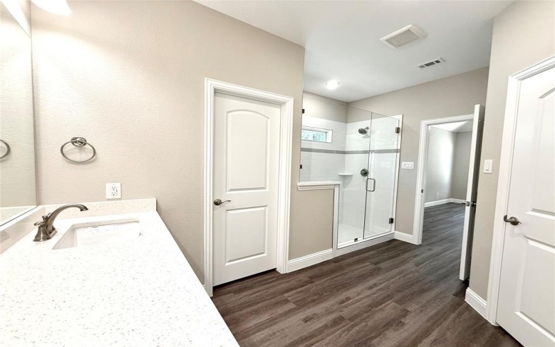 110 Seminole Cove, Lake Kiowa, TX 76240, 3 Bedrooms Bedrooms, ,2 BathroomsBathrooms,Residential,For Sale,110 Seminole Cove,0,21016924