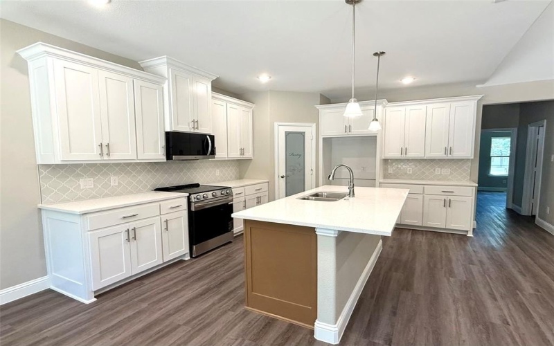 110 Seminole Cove, Lake Kiowa, TX 76240, 3 Bedrooms Bedrooms, ,2 BathroomsBathrooms,Residential,For Sale,110 Seminole Cove,0,21016924