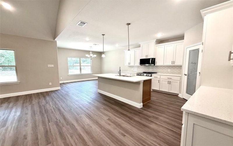 110 Seminole Cove, Lake Kiowa, TX 76240, 3 Bedrooms Bedrooms, ,2 BathroomsBathrooms,Residential,For Sale,110 Seminole Cove,0,21016924