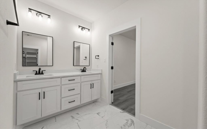 3505 Thannisch Avenue, Fort Worth, TX 76105, 4 Bedrooms Bedrooms, ,2 BathroomsBathrooms,Residential,For Sale,3505 Thannisch Avenue,21017162
