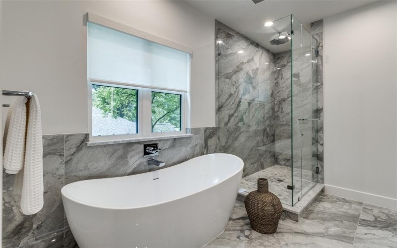1511 Tranquilla Drive, Dallas, TX 75218, 4 Bedrooms Bedrooms, ,5 BathroomsBathrooms,Residential,For Sale,1511 Tranquilla Drive,0,21017325