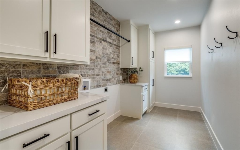 1511 Tranquilla Drive, Dallas, TX 75218, 4 Bedrooms Bedrooms, ,5 BathroomsBathrooms,Residential,For Sale,1511 Tranquilla Drive,0,21017325