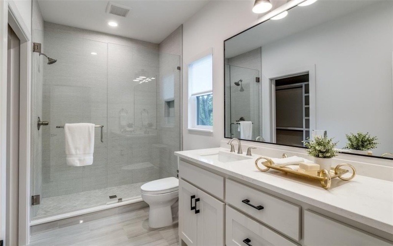 1511 Tranquilla Drive, Dallas, TX 75218, 4 Bedrooms Bedrooms, ,5 BathroomsBathrooms,Residential,For Sale,1511 Tranquilla Drive,0,21017325