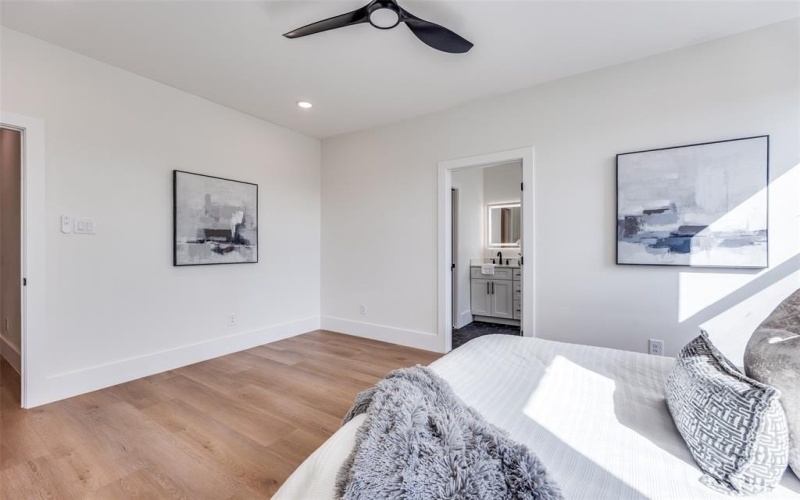 2412 Jeffries Street, Dallas, TX 75215, 3 Bedrooms Bedrooms, ,3 BathroomsBathrooms,Residential,For Sale,2412 Jeffries Street,21017374