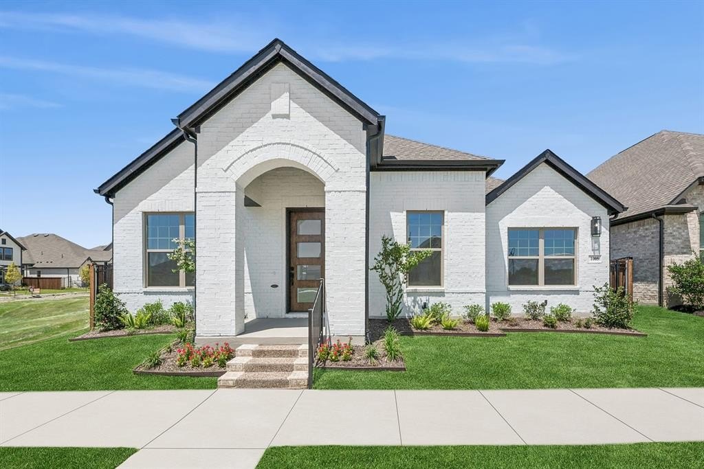 1005 Peach Blossom Avenue, Crowley, TX 76036, 3 Habitaciones Habitaciones , ,2 BañosBaños,Residential,En Venta,1005 Peach Blossom Avenue,0,21017471