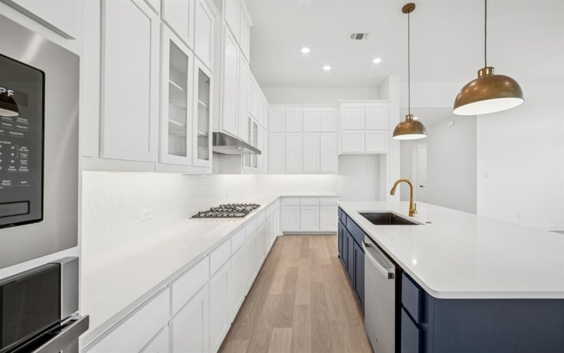 1005 Peach Blossom Avenue, Crowley, TX 76036, 3 Habitaciones Habitaciones , ,2 BañosBaños,Residential,En Venta,1005 Peach Blossom Avenue,0,21017471