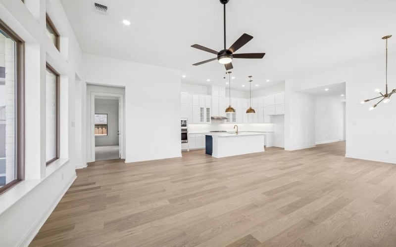 1005 Peach Blossom Avenue, Crowley, TX 76036, 3 Habitaciones Habitaciones , ,2 BañosBaños,Residential,En Venta,1005 Peach Blossom Avenue,0,21017471