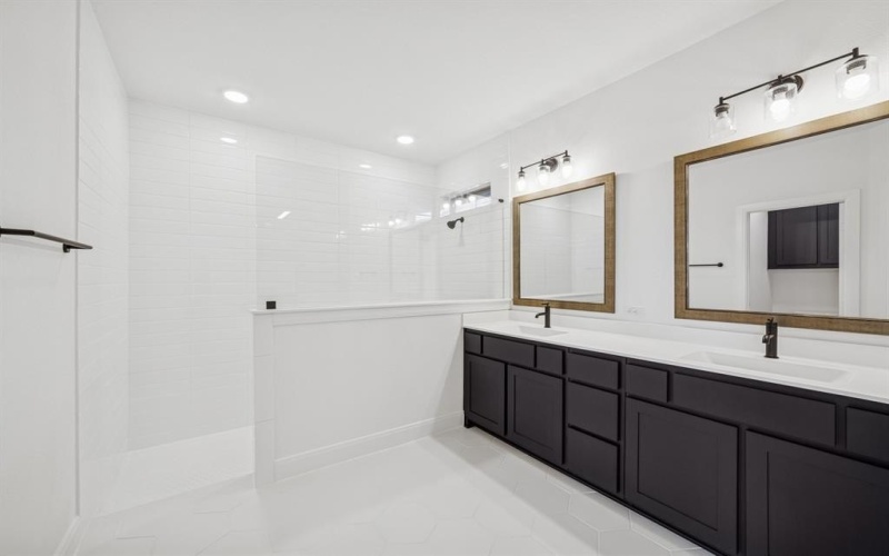 1056 Hackberry Emperor Street, Crowley, TX 76036, 4 Habitaciones Habitaciones , ,3 BañosBaños,Residential,En Venta,1056 Hackberry Emperor Street,0,21017546