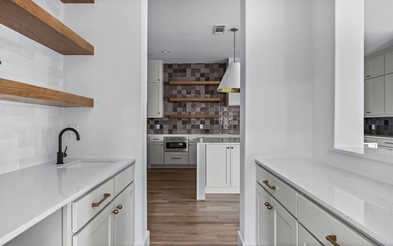 9232 San Fernando Way, Dallas, TX 75218, 4 Bedrooms Bedrooms, ,5 BathroomsBathrooms,Residential,For Sale,9232 San Fernando Way,0,21017785