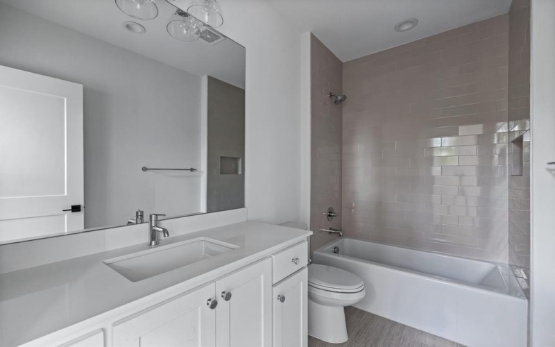 9232 San Fernando Way, Dallas, TX 75218, 4 Bedrooms Bedrooms, ,5 BathroomsBathrooms,Residential,For Sale,9232 San Fernando Way,0,21017785