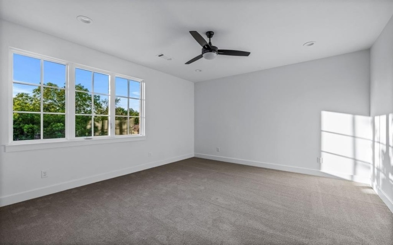 9232 San Fernando Way, Dallas, TX 75218, 4 Bedrooms Bedrooms, ,5 BathroomsBathrooms,Residential,For Sale,9232 San Fernando Way,0,21017785