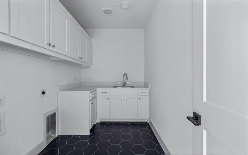 9232 San Fernando Way, Dallas, TX 75218, 4 Bedrooms Bedrooms, ,5 BathroomsBathrooms,Residential,For Sale,9232 San Fernando Way,0,21017785