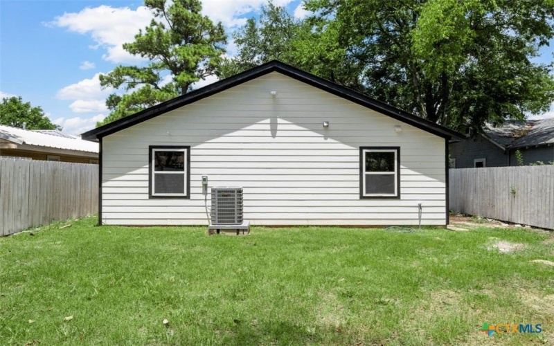 924 E TITUS, Mexia, TX 76667, 3 Bedrooms Bedrooms, ,2 BathroomsBathrooms,Residential,For Sale,924 E TITUS,588160
