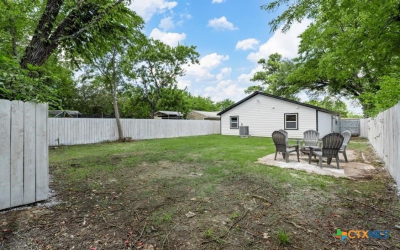 924 E TITUS, Mexia, TX 76667, 3 Bedrooms Bedrooms, ,2 BathroomsBathrooms,Residential,For Sale,924 E TITUS,588160
