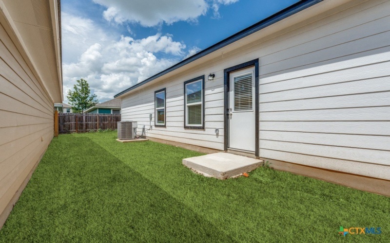 228 W Martindale, Seguin, TX 78155, 3 Bedrooms Bedrooms, ,2 BathroomsBathrooms,Residential,For Sale,228 W Martindale,588193