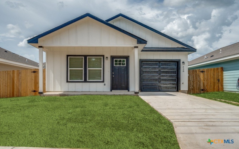 228 W Martindale, Seguin, TX 78155, 3 Bedrooms Bedrooms, ,2 BathroomsBathrooms,Residential,For Sale,228 W Martindale,588193