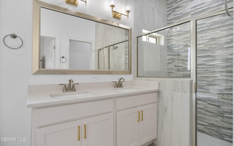 1112 Bronze Hill Avenue, Santa Teresa, NM 88008, 4 Bedrooms Bedrooms, ,3 BathroomsBathrooms,Residential,For Sale,1112 Bronze Hill Avenue,927431