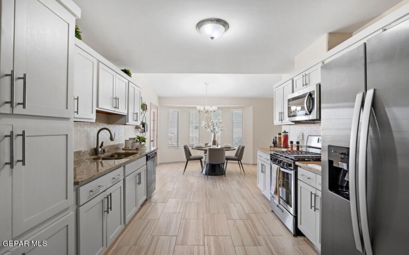 13901 Thunder Sky Avenue, Horizon City, TX 79928, 4 Habitaciones Habitaciones , ,2 BañosBaños,Residential,En Venta,13901 Thunder Sky Avenue,0,927458