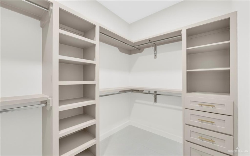 2908 E Uva Avenue, Hidalgo, TX 78557, 3 Bedrooms Bedrooms, ,2 BathroomsBathrooms,Residential,For Sale,2908 E Uva Avenue,477363