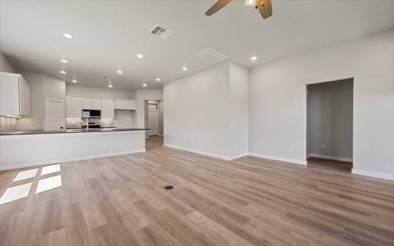 7017 14th Street, Lubbock, TX 79416, 3 Bedrooms Bedrooms, ,2 BathroomsBathrooms,Residential,For Sale,7017 14th Street,0,202558539