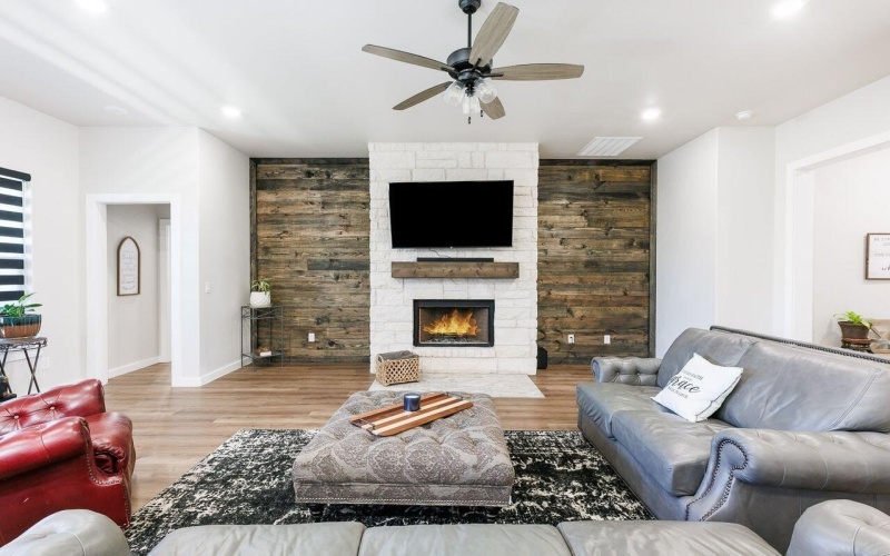 10503 Beaufort Avenue, Lubbock, TX 79424, 4 Bedrooms Bedrooms, ,3 BathroomsBathrooms,Residential,For Sale,10503 Beaufort Avenue,202558540