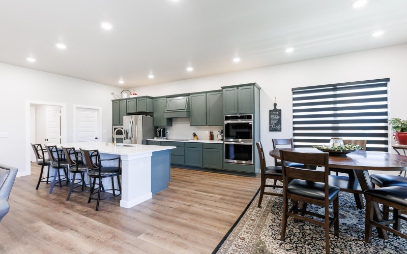 10503 Beaufort Avenue, Lubbock, TX 79424, 4 Bedrooms Bedrooms, ,3 BathroomsBathrooms,Residential,For Sale,10503 Beaufort Avenue,202558540
