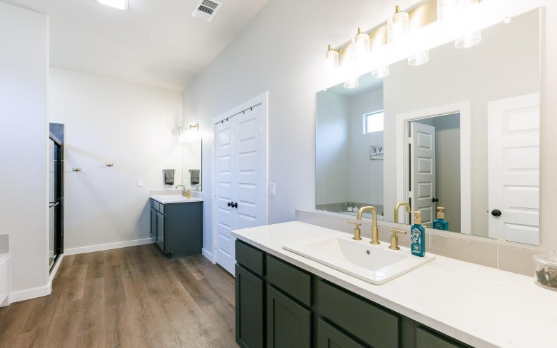 10503 Beaufort Avenue, Lubbock, TX 79424, 4 Bedrooms Bedrooms, ,3 BathroomsBathrooms,Residential,For Sale,10503 Beaufort Avenue,202558540