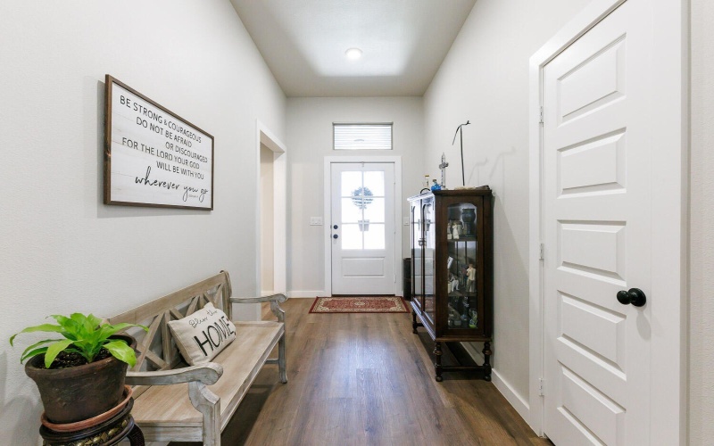 10503 Beaufort Avenue, Lubbock, TX 79424, 4 Bedrooms Bedrooms, ,3 BathroomsBathrooms,Residential,For Sale,10503 Beaufort Avenue,202558540