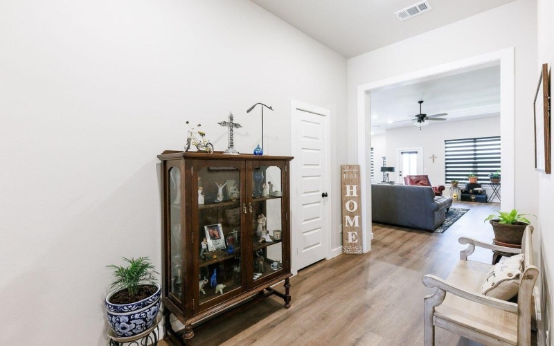 10503 Beaufort Avenue, Lubbock, TX 79424, 4 Bedrooms Bedrooms, ,3 BathroomsBathrooms,Residential,For Sale,10503 Beaufort Avenue,202558540