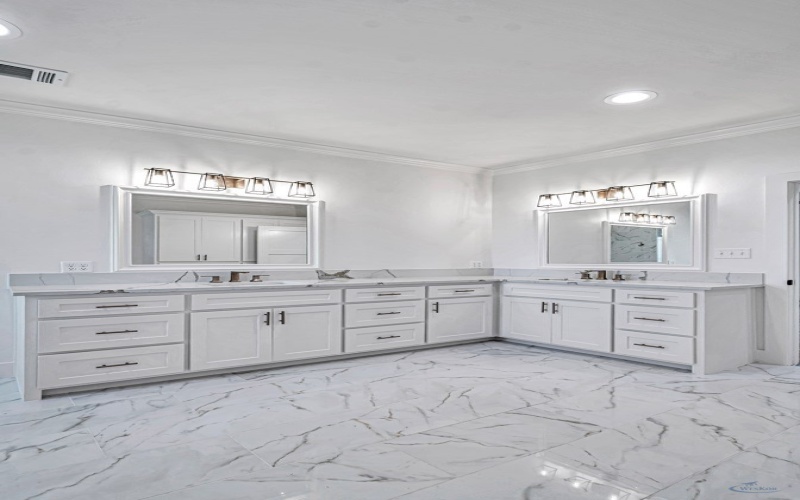 7107 E County Rd 113, Midland, TX 79706, 4 Bedrooms Bedrooms, ,5 BathroomsBathrooms,Residential,For Sale,7107 E County Rd 113,50084235