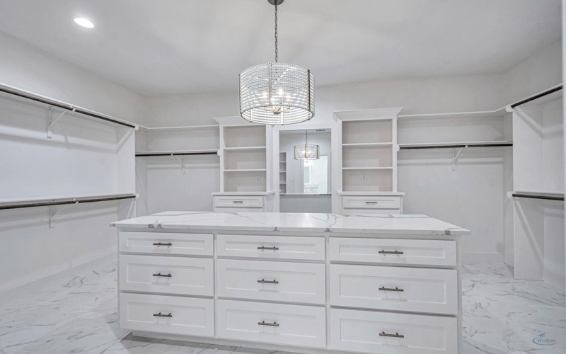7107 E County Rd 113, Midland, TX 79706, 4 Bedrooms Bedrooms, ,5 BathroomsBathrooms,Residential,For Sale,7107 E County Rd 113,50084235