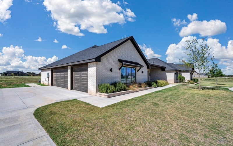 7107 E County Rd 113, Midland, TX 79706, 4 Bedrooms Bedrooms, ,5 BathroomsBathrooms,Residential,For Sale,7107 E County Rd 113,50084235