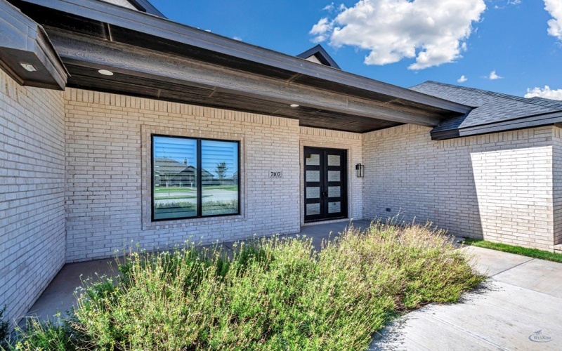7107 E County Rd 113, Midland, TX 79706, 4 Bedrooms Bedrooms, ,5 BathroomsBathrooms,Residential,For Sale,7107 E County Rd 113,50084235