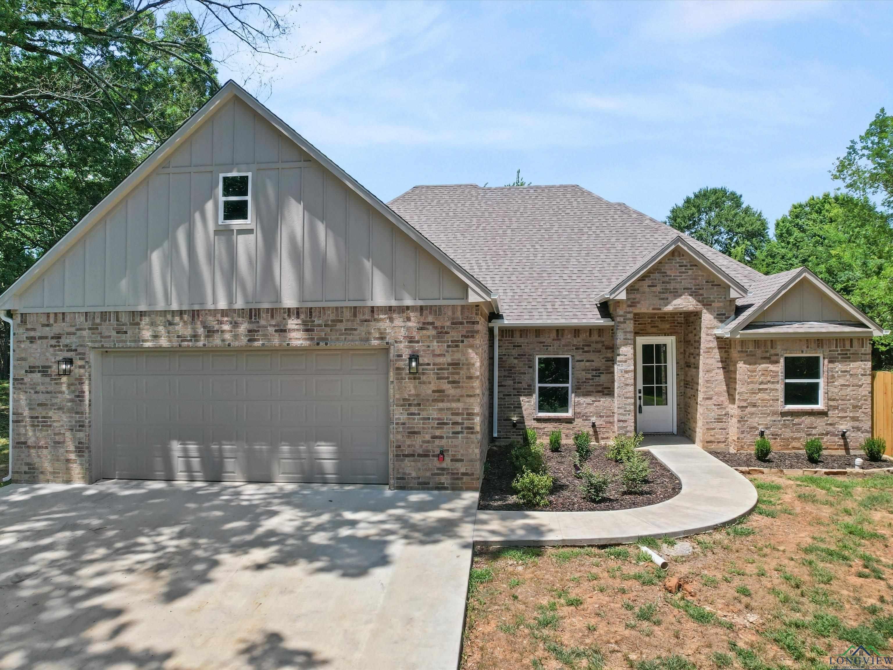 101 Jamaica, White Oak, TX 75693, 4 Habitaciones Habitaciones , ,3 BañosBaños,Residential,En Venta,101 Jamaica,20255309