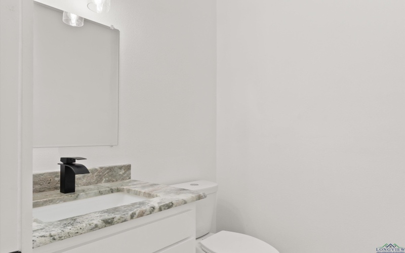 101 Jamaica, White Oak, TX 75693, 4 Habitaciones Habitaciones , ,3 BañosBaños,Residential,En Venta,101 Jamaica,20255309