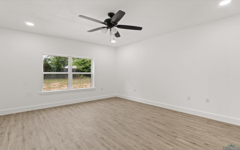 101 Jamaica, White Oak, TX 75693, 4 Habitaciones Habitaciones , ,3 BañosBaños,Residential,En Venta,101 Jamaica,20255309