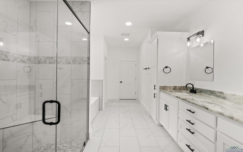 101 Jamaica, White Oak, TX 75693, 4 Habitaciones Habitaciones , ,3 BañosBaños,Residential,En Venta,101 Jamaica,20255309