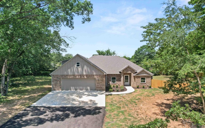 101 Jamaica, White Oak, TX 75693, 4 Habitaciones Habitaciones , ,3 BañosBaños,Residential,En Venta,101 Jamaica,20255309