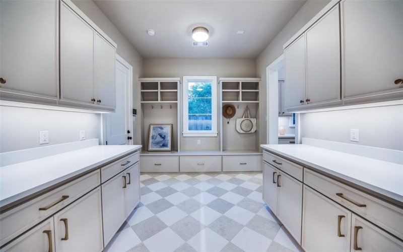 3935 Hawick Lane, Dallas, TX 75220, 5 Bedrooms Bedrooms, ,6 BathroomsBathrooms,Residential,For Sale,3935 Hawick Lane,21008666