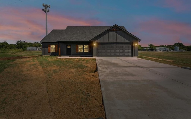 3906 Chippewa Court, Granbury, TX 76048, 3 Bedrooms Bedrooms, ,2 BathroomsBathrooms,Residential,For Sale,3906 Chippewa Court,0,21015888