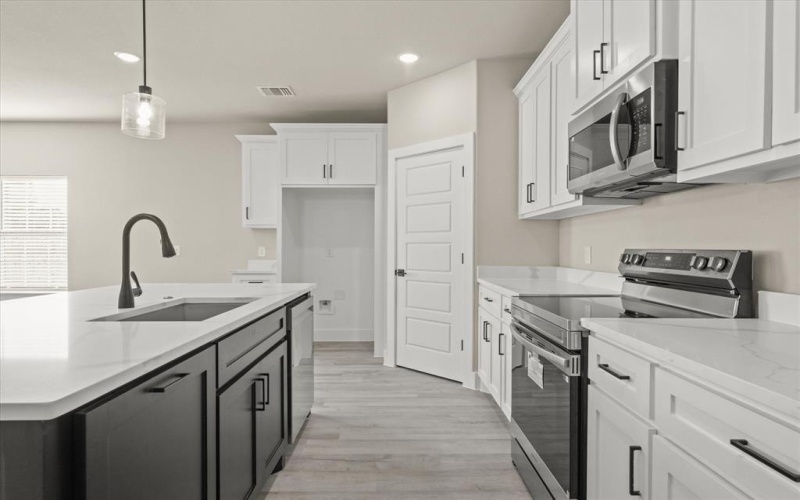 3501 Thannisch Avenue, Fort Worth, TX 76105, 4 Bedrooms Bedrooms, ,2 BathroomsBathrooms,Residential,For Sale,3501 Thannisch Avenue,21017150
