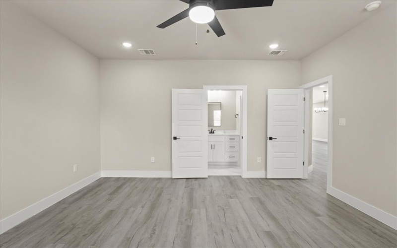 3501 Thannisch Avenue, Fort Worth, TX 76105, 4 Bedrooms Bedrooms, ,2 BathroomsBathrooms,Residential,For Sale,3501 Thannisch Avenue,21017150