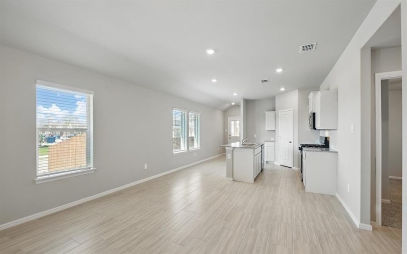 613 SHADED GROVE Drive, Denton, TX 76249, 3 Bedrooms Bedrooms, ,2 BathroomsBathrooms,Residential,For Sale,613 SHADED GROVE Drive,21017415