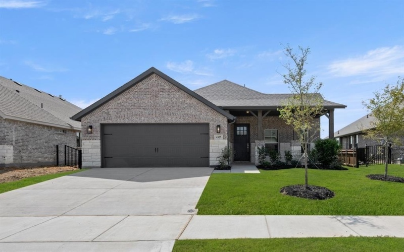 4325 Sun Meadow Drive, Joshua, TX 76058, 3 Bedrooms Bedrooms, ,2 BathroomsBathrooms,Residential,For Sale,4325 Sun Meadow Drive,0,21018058