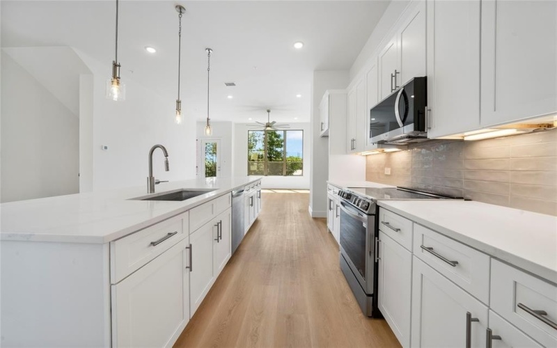 13351 Goodland Street #207, Farmers Branch, TX 75234, 3 Habitaciones Habitaciones , ,3 BañosBaños,Residential,En Venta,13351 Goodland Street,0,21018207