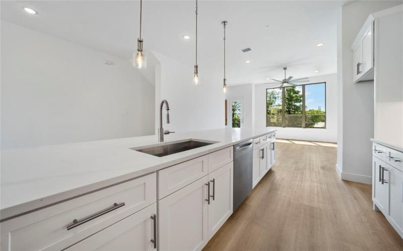 13351 Goodland Street #207, Farmers Branch, TX 75234, 3 Habitaciones Habitaciones , ,3 BañosBaños,Residential,En Venta,13351 Goodland Street,0,21018207