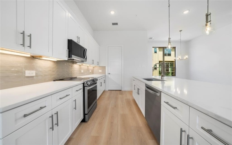 13351 Goodland Street #207, Farmers Branch, TX 75234, 3 Habitaciones Habitaciones , ,3 BañosBaños,Residential,En Venta,13351 Goodland Street,0,21018207