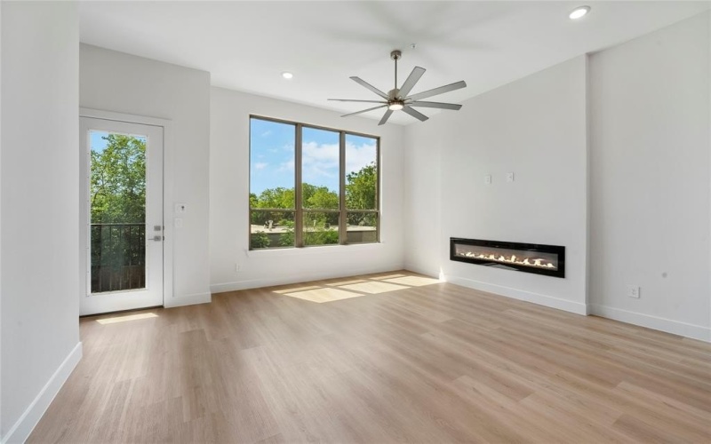 13351 Goodland Street #207, Farmers Branch, TX 75234, 3 Habitaciones Habitaciones , ,3 BañosBaños,Residential,En Venta,13351 Goodland Street,0,21018207